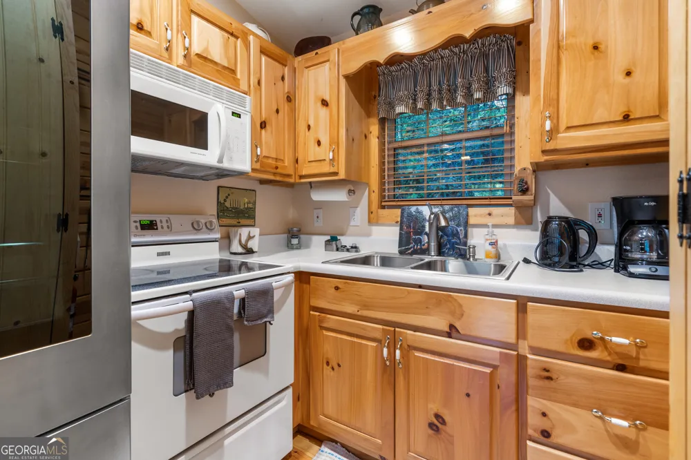 1180 Ruby Lake DR Hiawassee, GA 30546