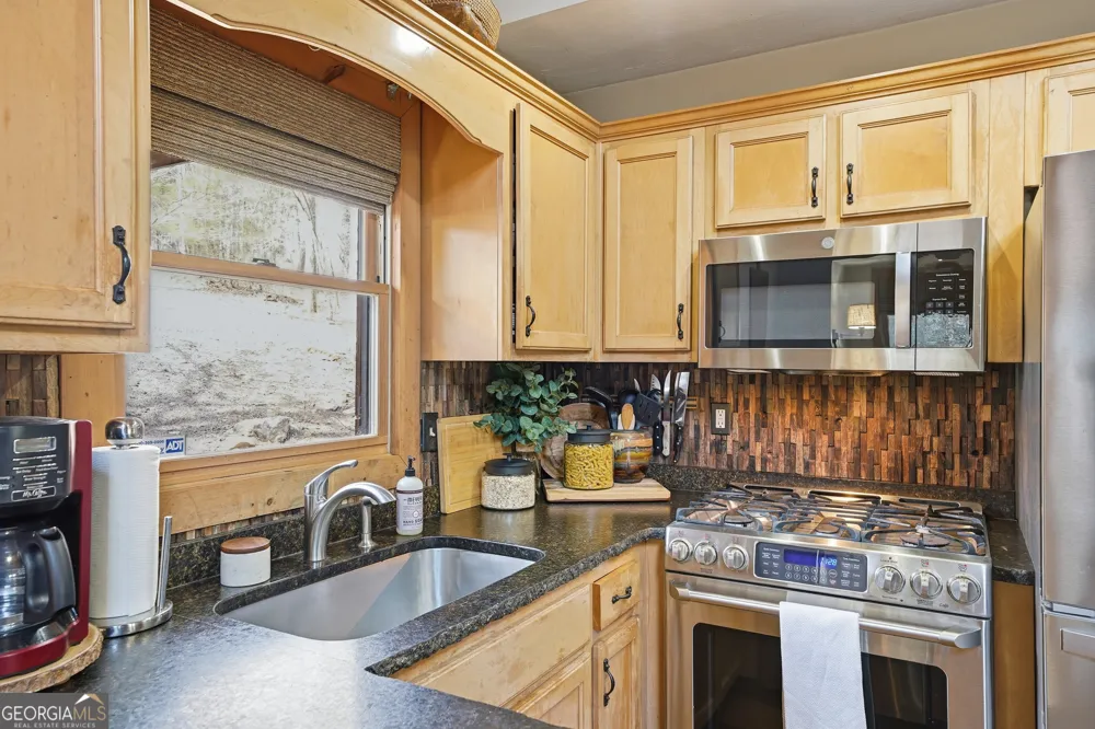 1449 Cherokee LN McCaysville, GA 30555