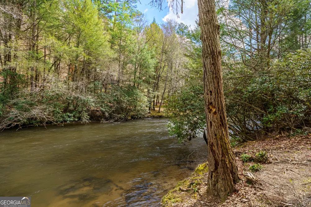 1449 Cherokee LN McCaysville, GA 30555