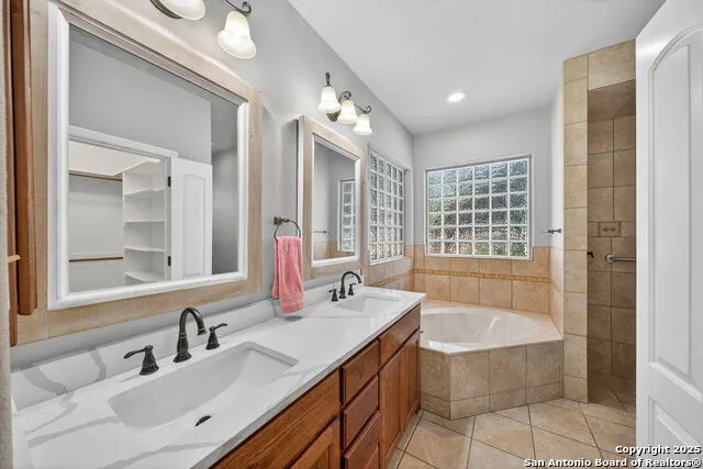1626 Clover Ridge Pleasanton, TX 78064