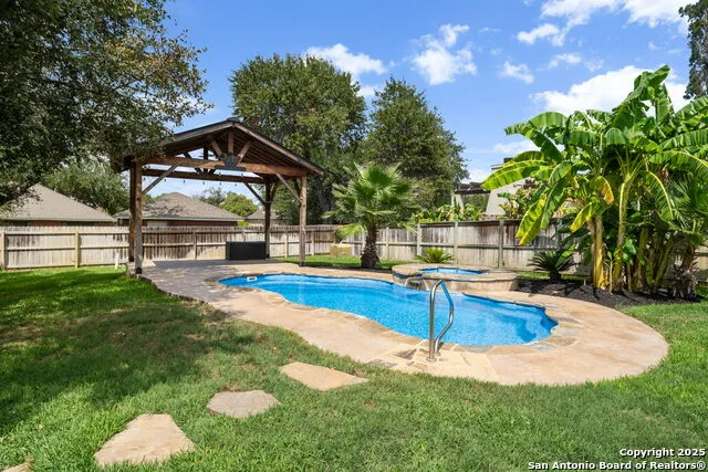 1626 Clover Ridge Pleasanton, TX 78064