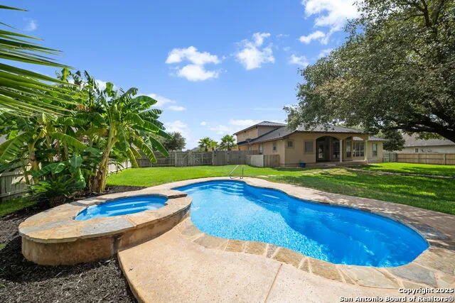 1626 Clover Ridge Pleasanton, TX 78064