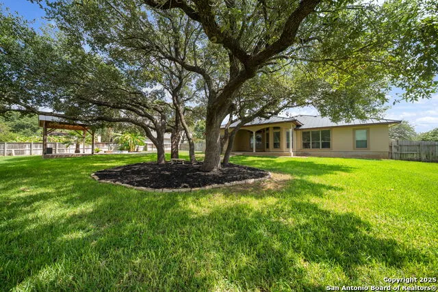 1626 Clover Ridge Pleasanton, TX 78064