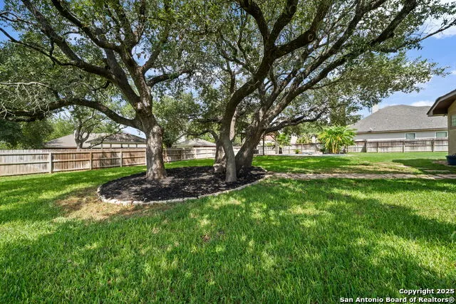 1626 Clover Ridge Pleasanton, TX 78064