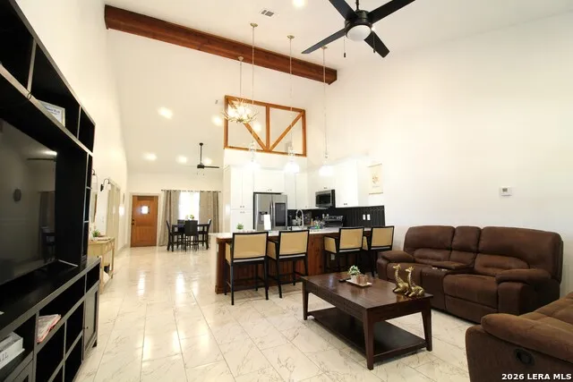101 County Road 135 Floresville, TX 78114
