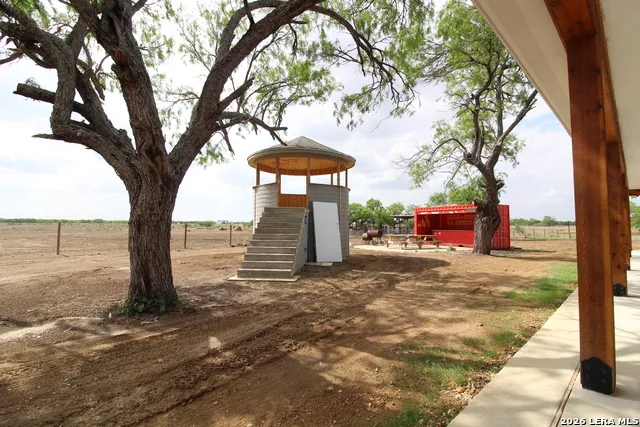 101 County Road 135 Floresville, TX 78114