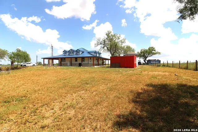 101 County Road 135 Floresville, TX 78114