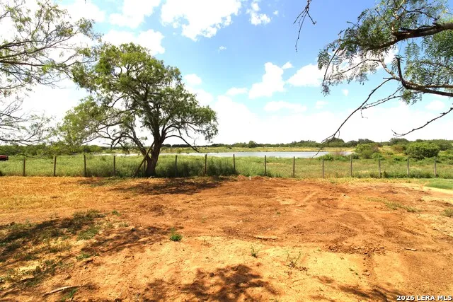 101 County Road 135 Floresville, TX 78114