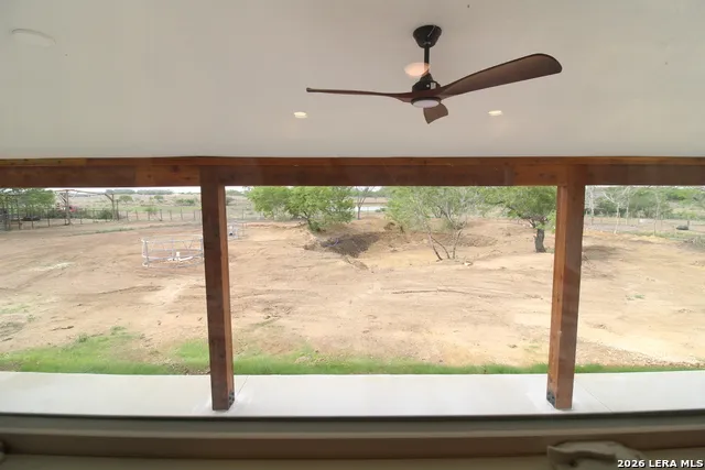 101 County Road 135 Floresville, TX 78114