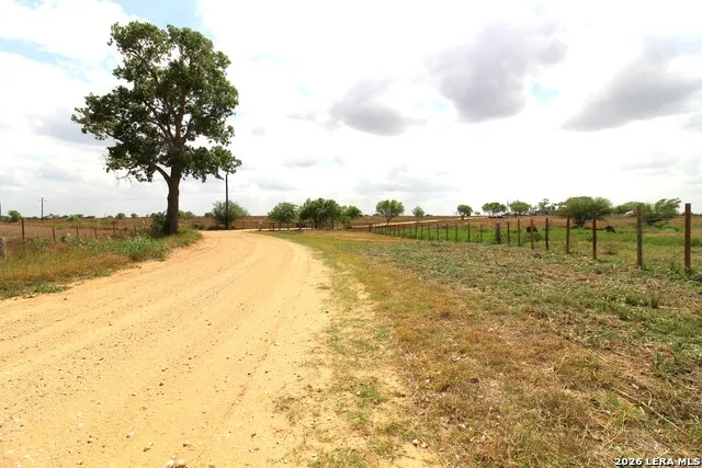 101 County Road 135 Floresville, TX 78114
