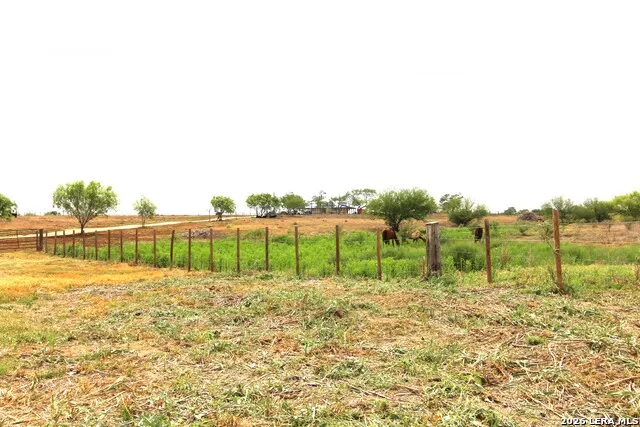 101 County Road 135 Floresville, TX 78114
