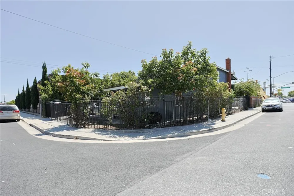 13861 Pine St. Westminster, CA 92683
