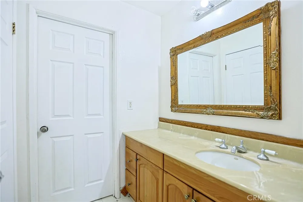 13861 Pine St. Westminster, CA 92683