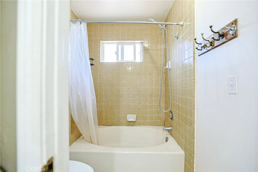 13861 Pine St. Westminster, CA 92683