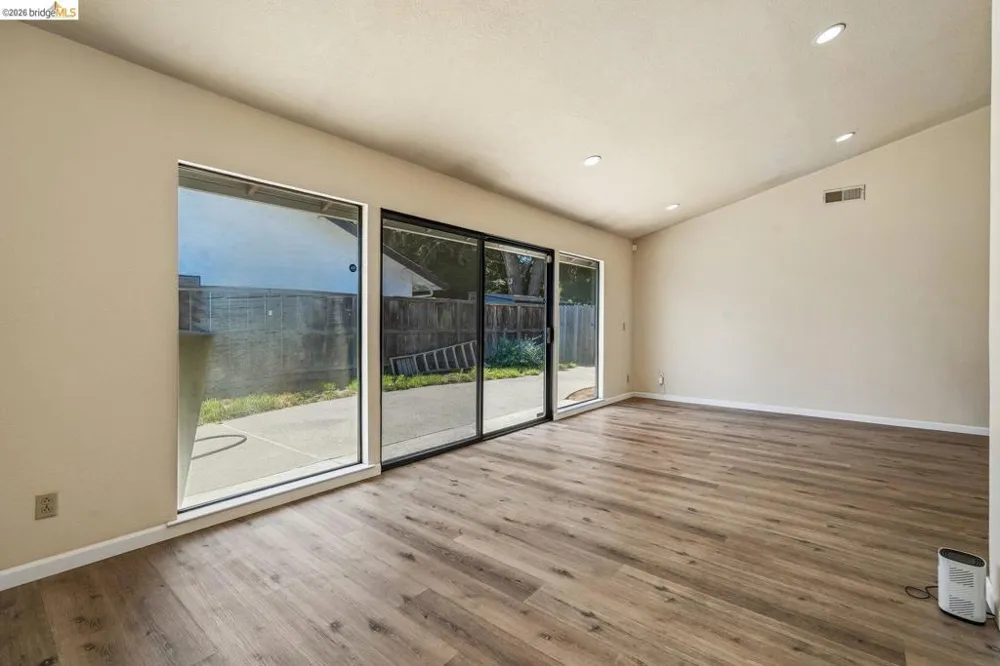 3768 Wood Duck CIR Stockton, CA 95207