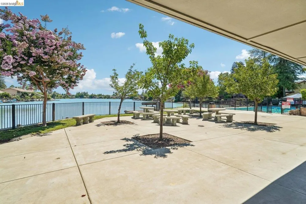 3768 Wood Duck CIR Stockton, CA 95207