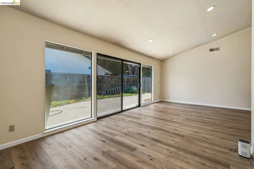 3768 Wood Duck CIR Stockton, CA 95207
