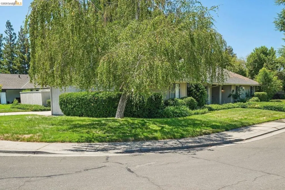 3768 Wood Duck CIR Stockton, CA 95207