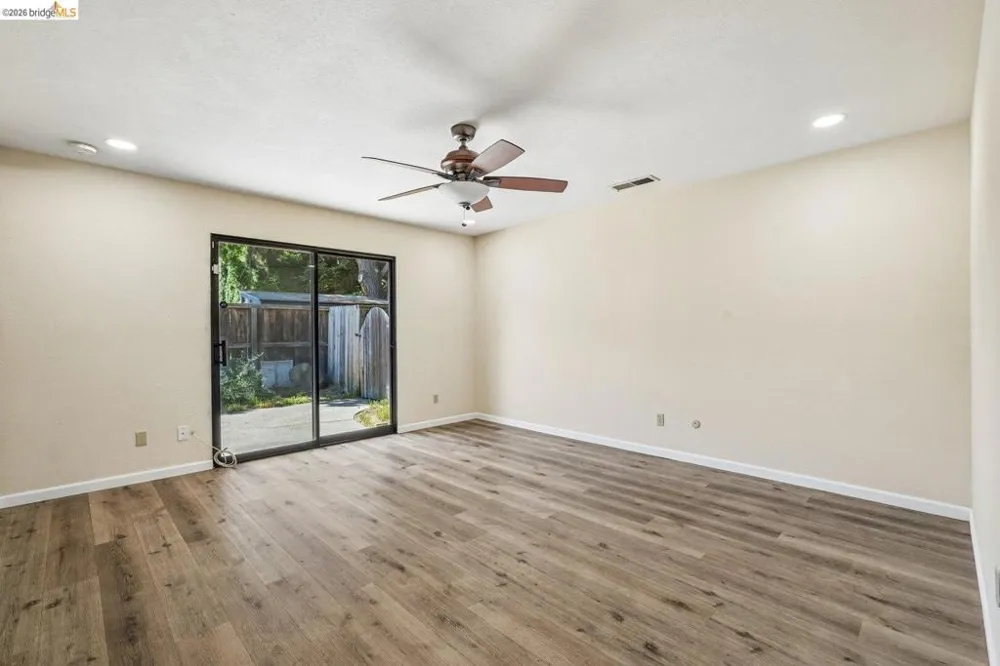 3768 Wood Duck CIR Stockton, CA 95207