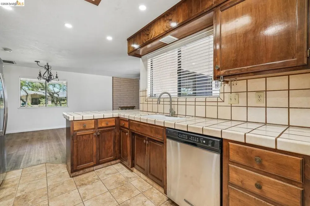 3768 Wood Duck CIR Stockton, CA 95207