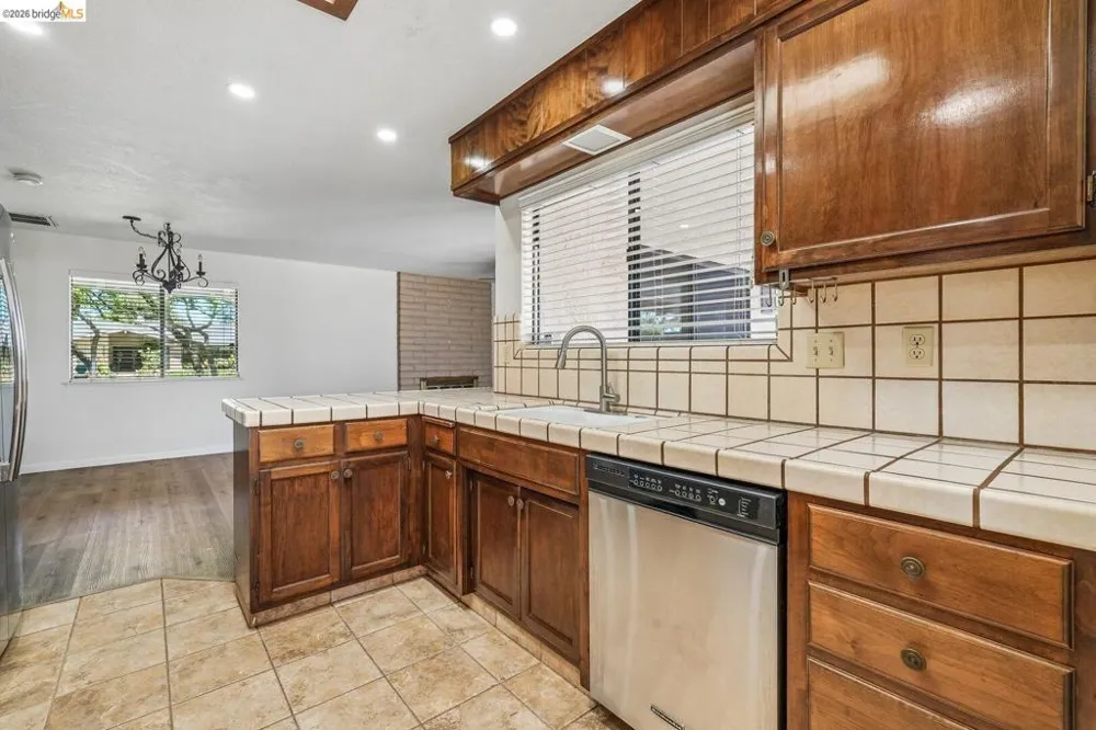 3768 Wood Duck CIR Stockton, CA 95207