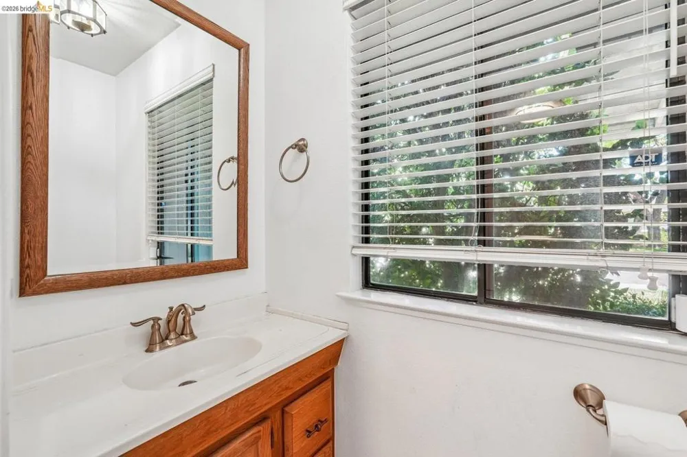 3768 Wood Duck CIR Stockton, CA 95207