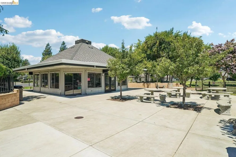 3768 Wood Duck CIR Stockton, CA 95207