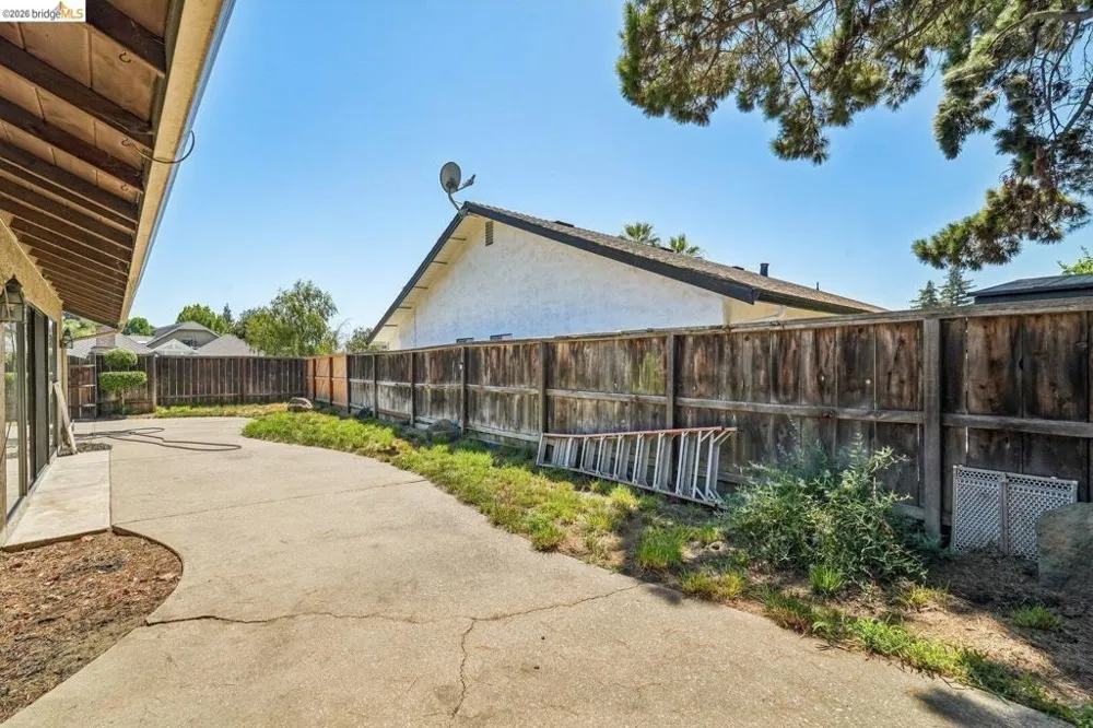 3768 Wood Duck CIR Stockton, CA 95207