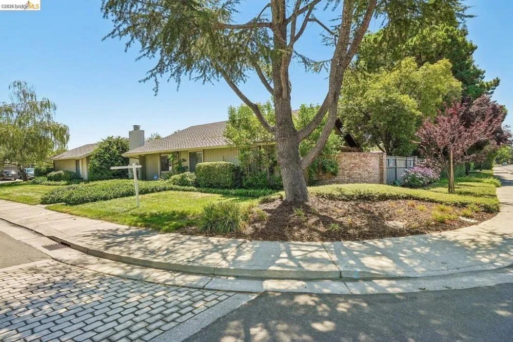 3768 Wood Duck CIR Stockton, CA 95207