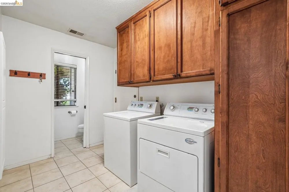 3768 Wood Duck CIR Stockton, CA 95207