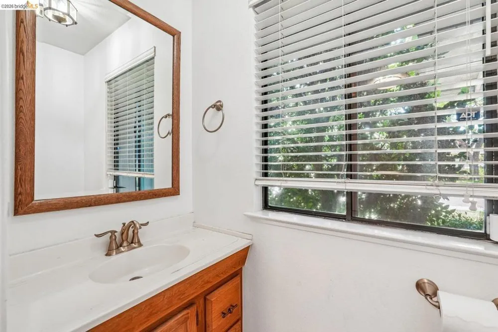 3768 Wood Duck CIR Stockton, CA 95207
