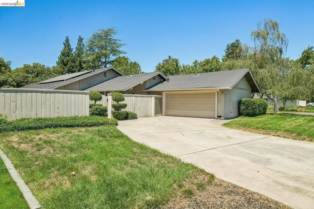 3768 Wood Duck CIR Stockton, CA 95207