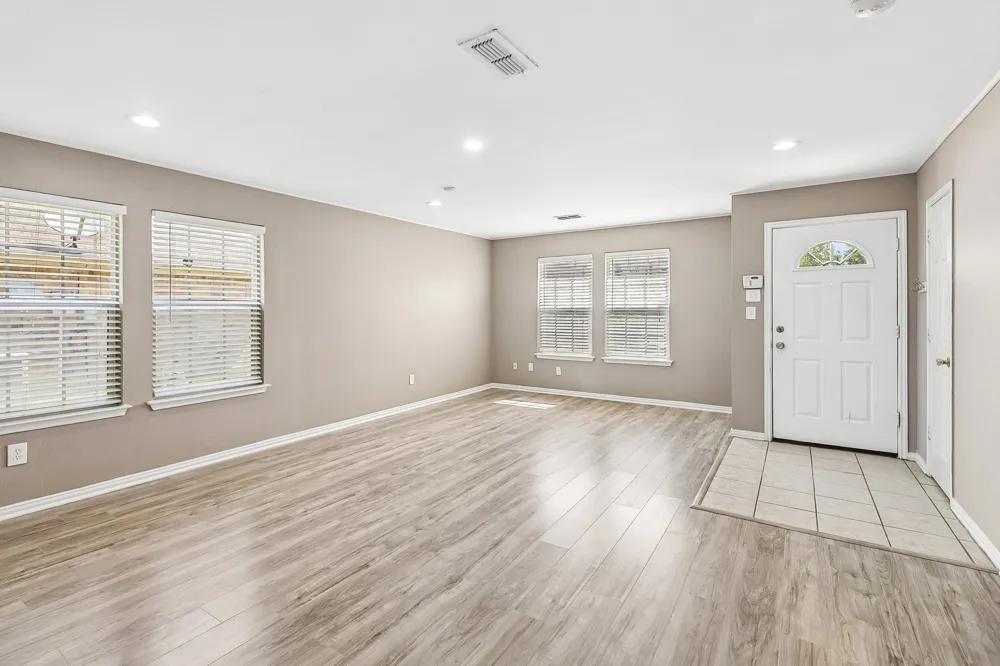 503 Angela Lane Euless, TX 76039