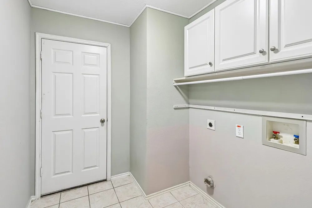 503 Angela Lane Euless, TX 76039