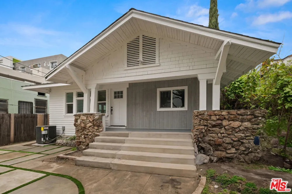 5729 Carlton Way #3/4 Los Angeles, CA 90028