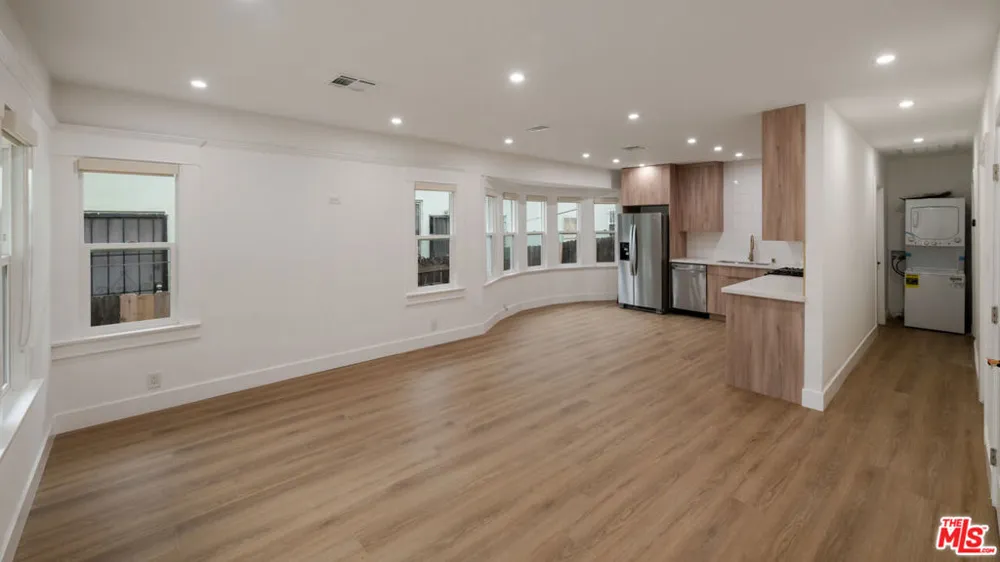 5729 Carlton Way #3/4 Los Angeles, CA 90028