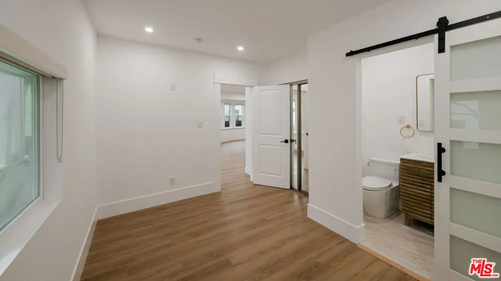 5729 Carlton Way #3/4 Los Angeles, CA 90028