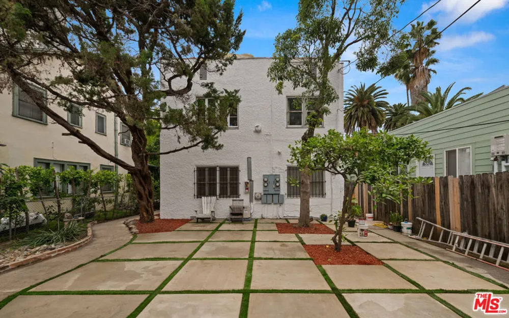 5729 Carlton Way #3/4 Los Angeles, CA 90028