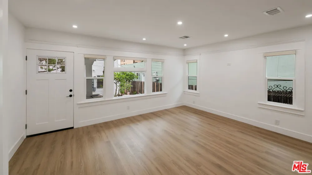 5729 Carlton Way #3/4 Los Angeles, CA 90028