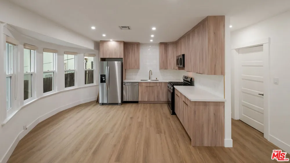 5729 Carlton Way #3/4 Los Angeles, CA 90028
