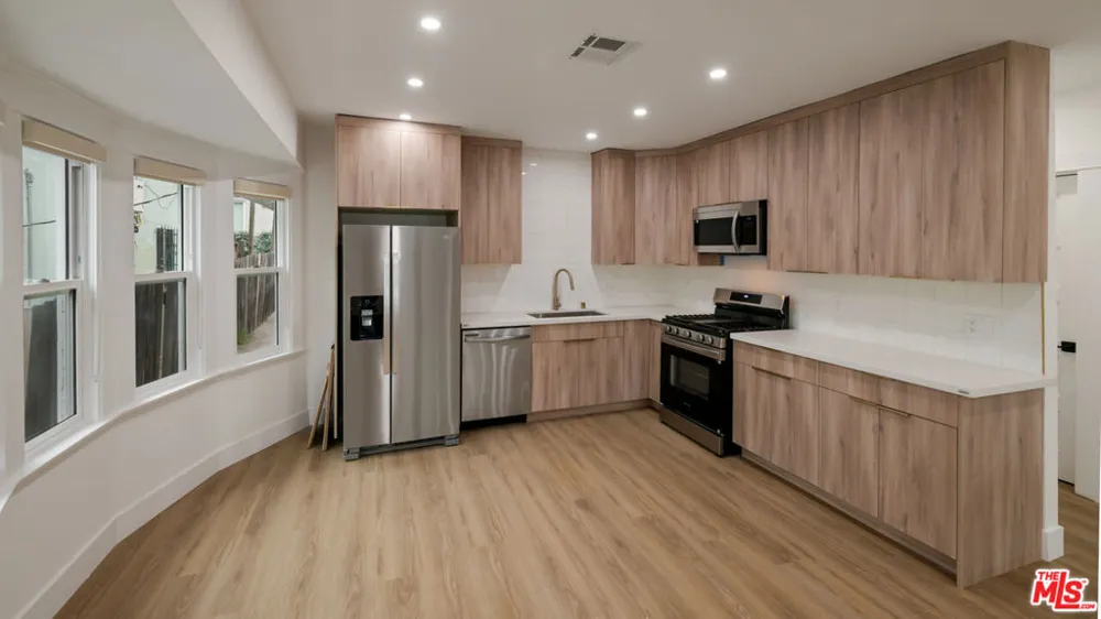 5729 Carlton Way #3/4 Los Angeles, CA 90028