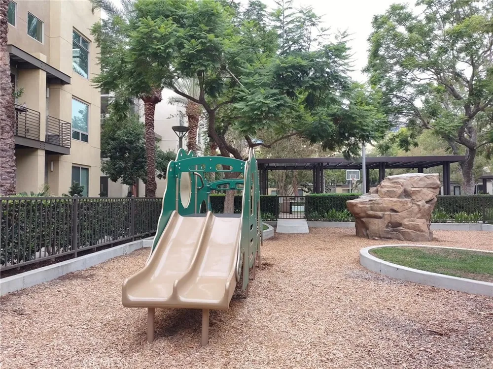 402 Rockefeller #315 Irvine, CA 92612
