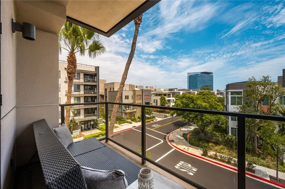 402 Rockefeller #315 Irvine, CA 92612