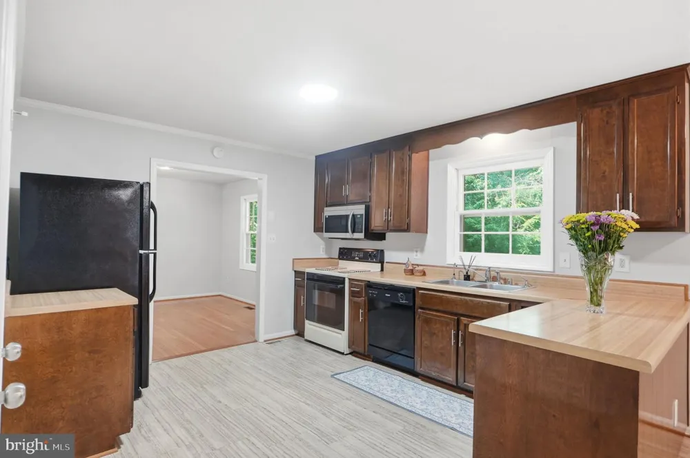 6090 RIVER FOREST DRIVE Manassas, VA 20112