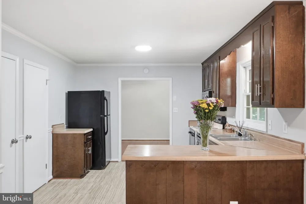 6090 RIVER FOREST DRIVE Manassas, VA 20112