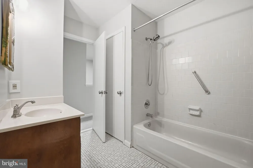 6090 RIVER FOREST DRIVE Manassas, VA 20112