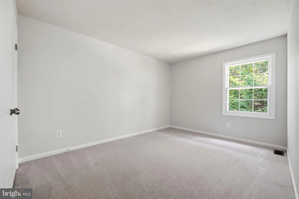 6090 RIVER FOREST DRIVE Manassas, VA 20112