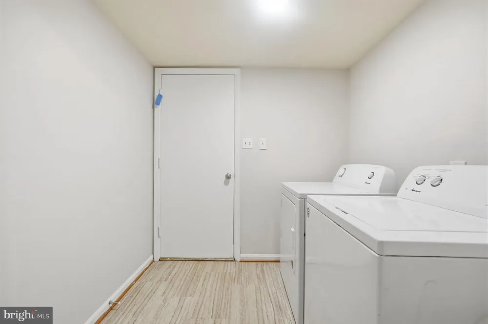 6090 RIVER FOREST DRIVE Manassas, VA 20112