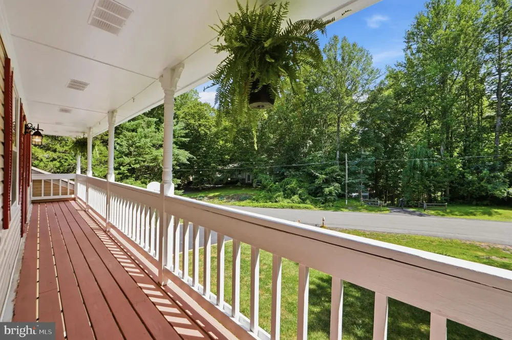 6090 RIVER FOREST DRIVE Manassas, VA 20112