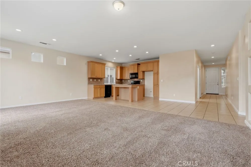 3042 W Delta Visalia, CA 93291